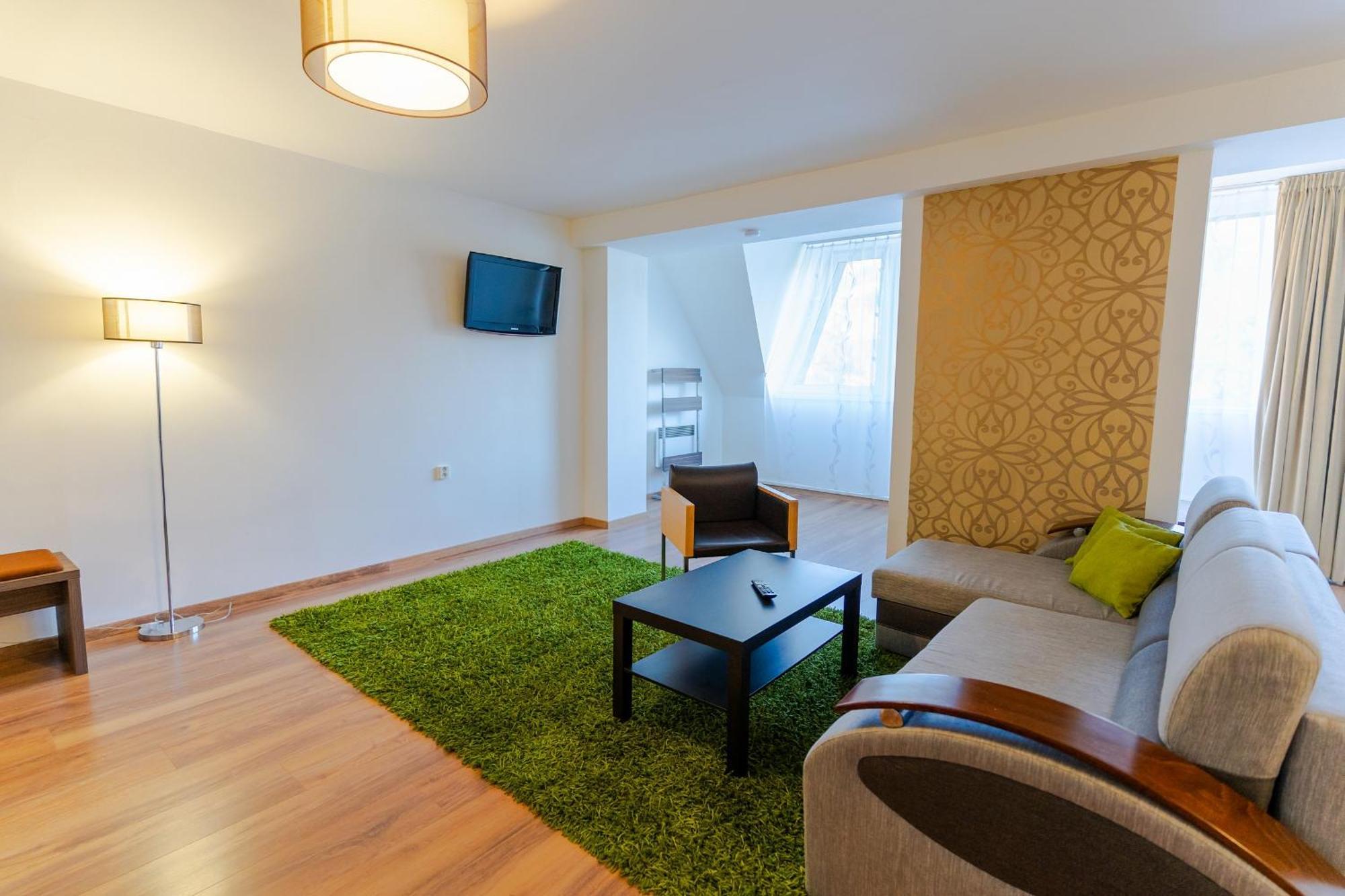 Hotel Ostredok Демановска Долина Екстериор снимка