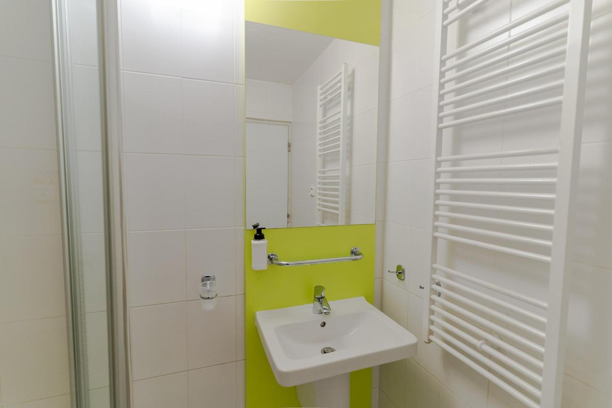 Hotel Ostredok Демановска Долина Екстериор снимка